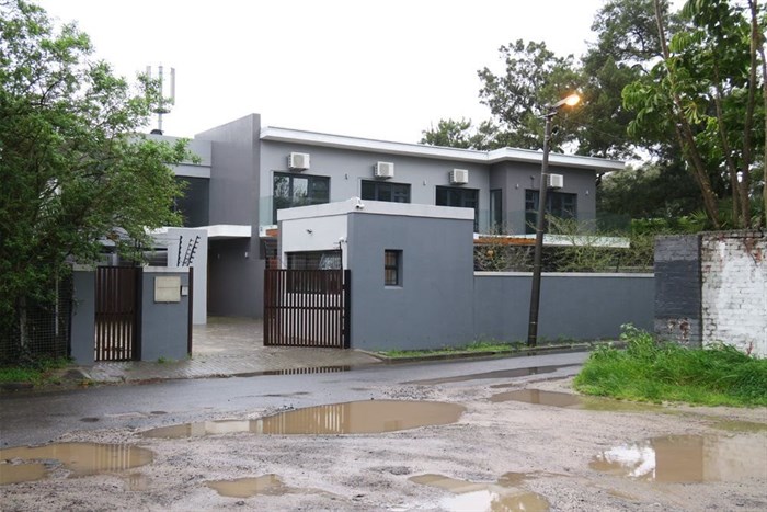 The PRASA property at 18 Mill Street, Newlands, Cape Town, which axed board chairperson Leonard Ramatlakane rented for three months, had not been rented out by the rail agency for eight years, according to Ramatlakane’s affidavit before the High Court. Photo: Steve Kretzmann | GroundUp