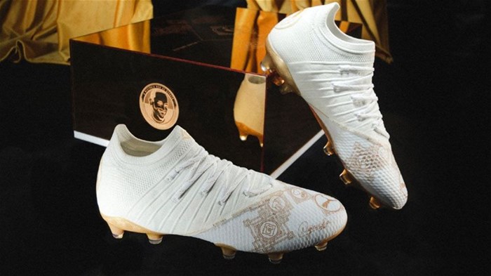 Neymar gold cheap football boots