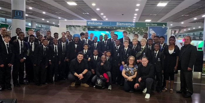 It was an honour for the Drakensberg Boys Choir to be welcomed by the South African High Commissioner Her Excellency Dr Hlamalani Nelly Manzini at the airport