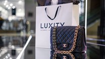 Chanel rises to the top, dethroning Louis Vuitton