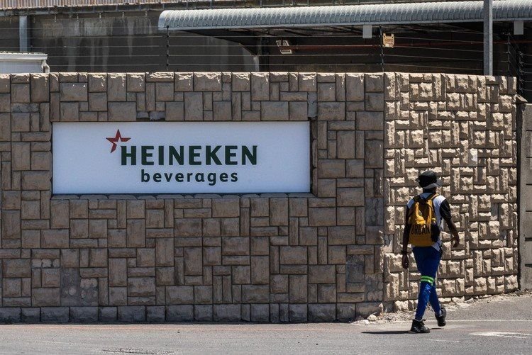 About 50 workers, mostly forklift drivers, are taking Heineken Beverages to the Commission for Conciliation, Mediation and Arbitration. Photo: Ashraf Hendricks / GroundUp