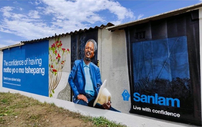 Township wall mural innovations: Wi-Fi enabled 3D live people characterisation and advertising tagline for impact. Picture courtesy of The Media Krate – Unusual Outdoor Media.