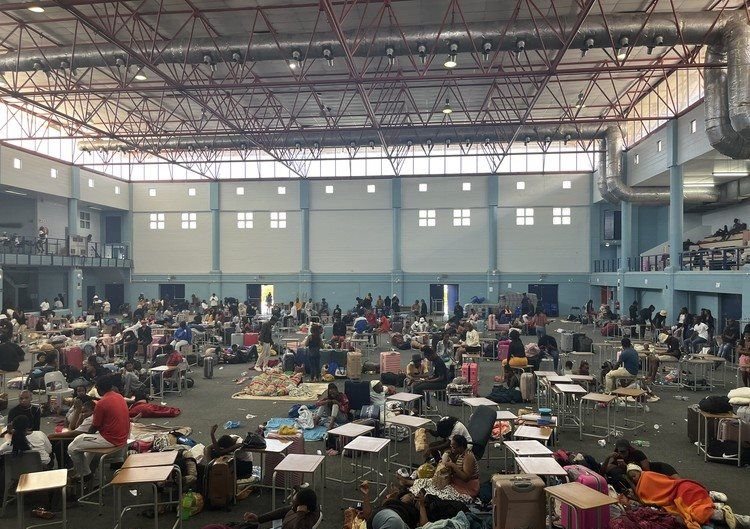 The Cape Peninsula University of Technology (CPUT) in Cape Town has provided emergency accommodation to students while they try to find housing for them. But living in the university’s crowded multipurpose hall has not been easy. Photos: Ella Morrison