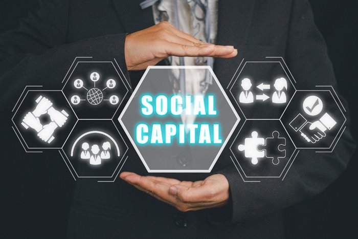 Social capital and mitigating the negative consequences
