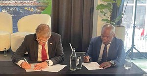 Source: Supplied. The UK’s trade commissioner for Africa, John Humphrey, and South Africa’s minister of public works and infrastructure, Sihle Zikalala signing an MoU aimed at strengthening co-operation regarding project preparation, -appraisal and -development.