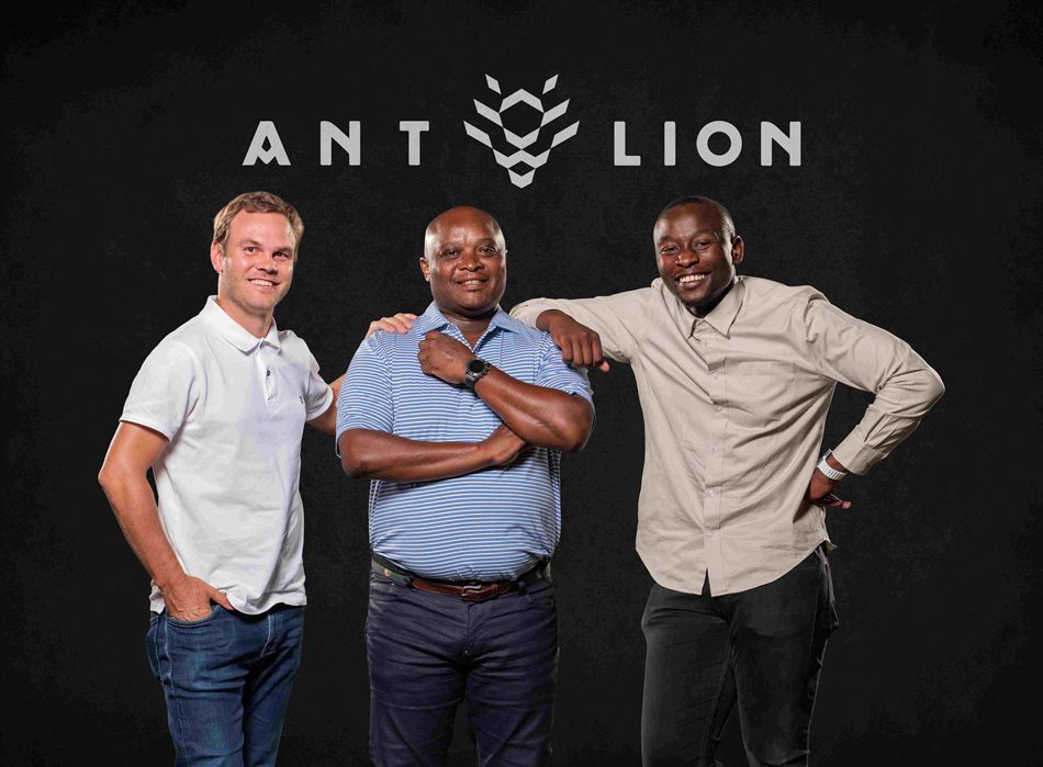L-R: Jean Willers (MD,T+W), Mzi Deliwe (deputy CEO, Provantage), Lesego Thomas (GM, Ant Lion)
