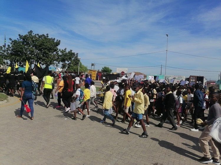 Learners, parents and teachers marched through the streets of Nelson Mandela Bay metro to the Motherwell Police station on Friday, demanding more police visibility and an end to crime at schools. Photo: Joseph Chirume