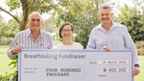 Supplied image (L-R): Jan Willem Pont from Pachas Restaurant Pretoria, Maré Smit, Director of Breathtaking Fundraising NPC and Hannes Taute from TRX Electronics.