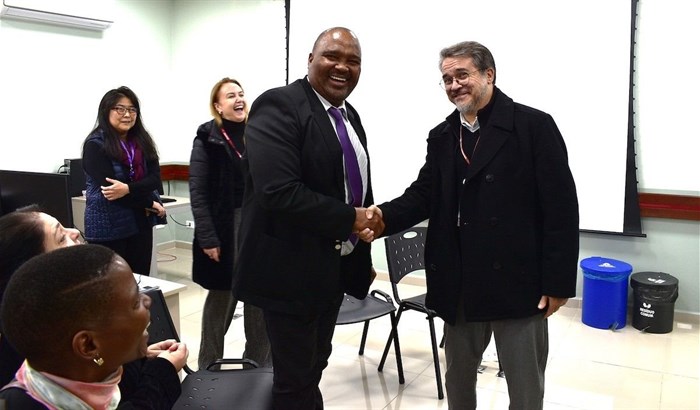 Prof Tyobeka and Prof Rogério de Fraga, Professor of Urology, the Clinical Hospital of the Federal University of Paraná (HC-UFPR)