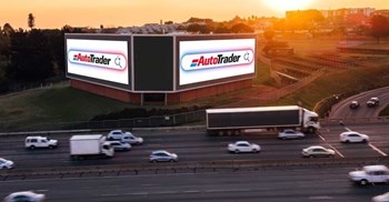 AutoTrader lights up the N1 with South Africa’s largest digital billboard launch