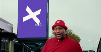 South African television personality Xolani Maphanga stars in the ad. Source: YouTube.