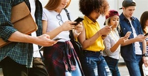 The UK government announced that it will ban social media platforms from offering services to under-16s (Image source: © 123rf )