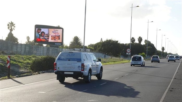Tractor strengthens roadside digital network with new sites