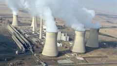 Eskom’s Arnot Power Station in Middelburg, Mpumalanga. , , via Wikimedia Commons