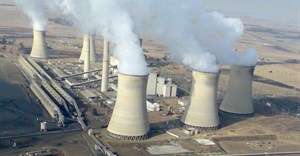 Eskom’s Arnot Power Station in Middelburg, Mpumalanga. , , via Wikimedia Commons