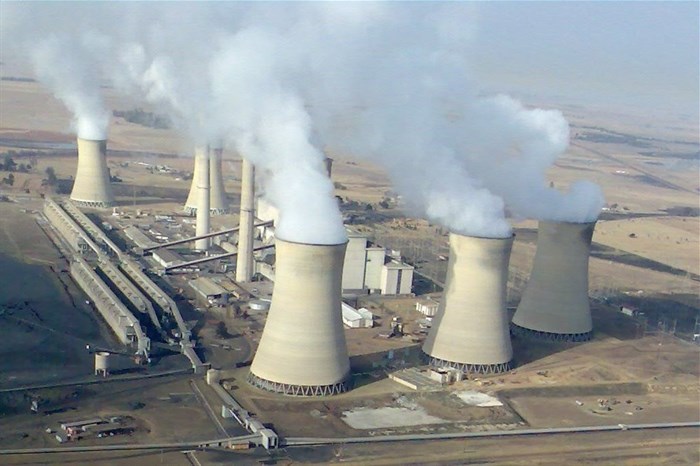 Eskom’s Arnot Power Station in Middelburg, Mpumalanga. , , via Wikimedia Commons