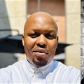 Nhlanhla Ngcobo (left) and Theo Ferreira (right) have been promoted to group executive creative directors at VML (Images supplied, Image composite by Lesley Svenson @ Bizcommunity)