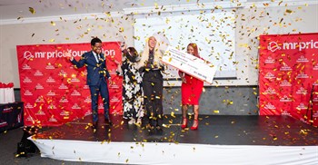 The inaugural Bindzu Youth Fund cohort culminated in a national pitching competition, in which entrepreneur Kamogelo Selepe, founder of the AI-powered marketing and technology business ArcaneEdge, was awarded the programme's top prize of R1m. Image supplied.