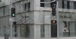 A De Beers store on Rodeo Drive in Beverly Hills, California. Image credit: , , via Wikimedia Commons