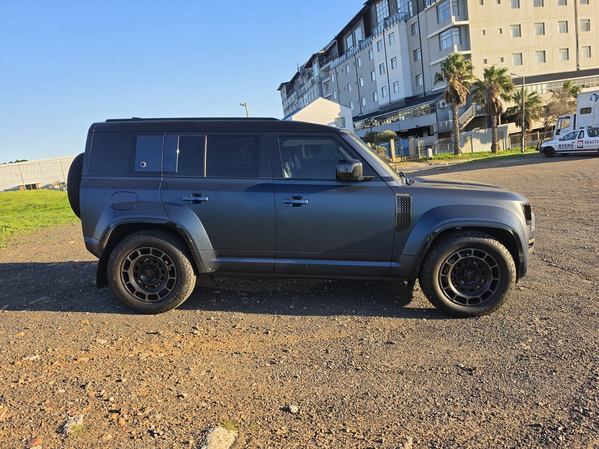 Review: Land Rover Defender Octa