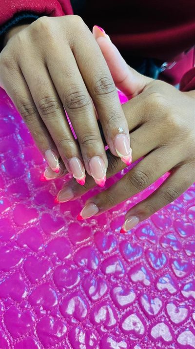 It may have started as a nail salon franchise, but De Ntha Beauty Studio now delivers a full suite of services including hair care, nails, skincare treatments, and body therapies. Image supplied.