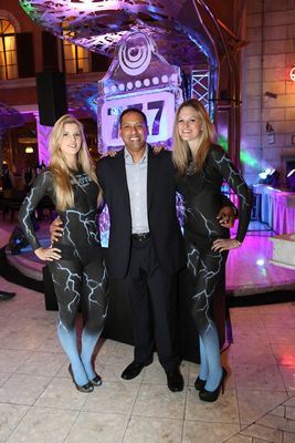 Gelnn Joseph (Montecasino General Manager) with Slots Factor girls