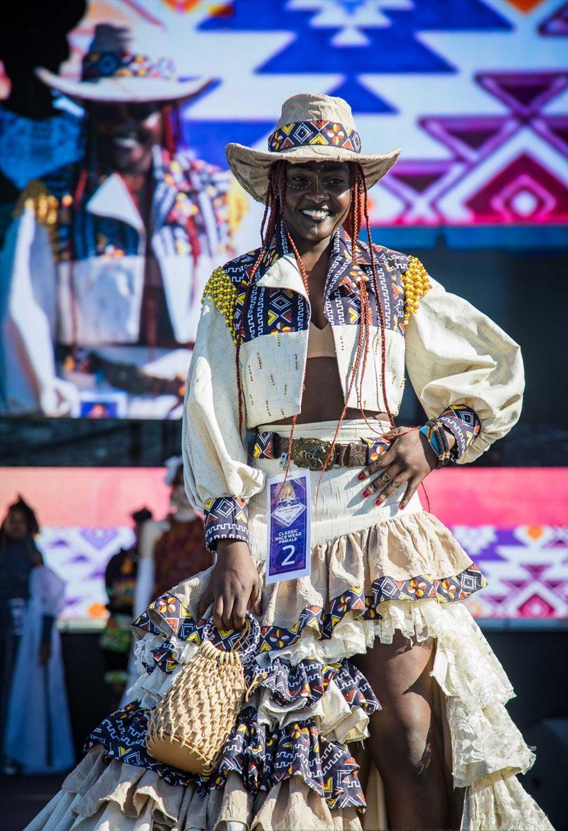 Country Allure steals the spotlight at Hollywoodbets Durban July